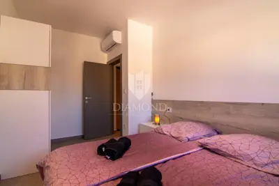 Labin, okolica, 1. red do mora, stan u novoj zgradi - 12