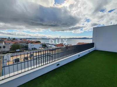 Penthouse 94.58 m², Diklo - sea view and terrace