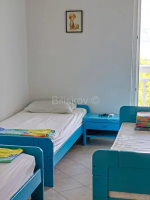Hvar, Sućuraj, kuća u nizu s pogledom na more - 9