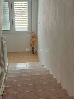 Hvar, Sućuraj, kuća u nizu s pogledom na more - 10