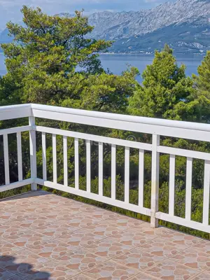 Hvar, Sućuraj, kuća u nizu s pogledom na more - 11