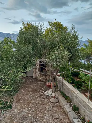 Hvar, Sućuraj, kuća u nizu s pogledom na more - 12