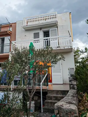 Hvar, Sućuraj, kuća u nizu s pogledom na more - 3