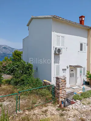 Hvar, Sućuraj, kuća u nizu s pogledom na more - 2