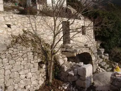 Stare kamene kuće s prekrasnim pogledom na more u Bastu - 21