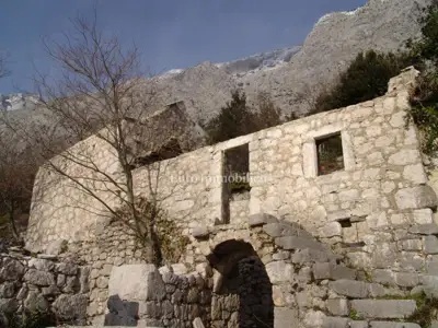 Stare kamene kuće s prekrasnim pogledom na more u Bastu - 3