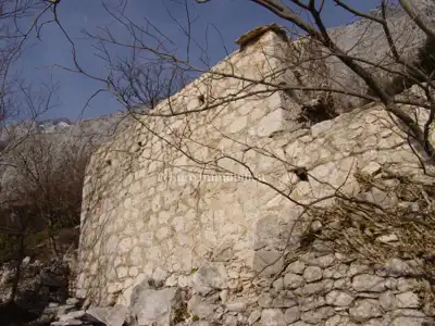 Stare kamene kuće s prekrasnim pogledom na more u Bastu - 15