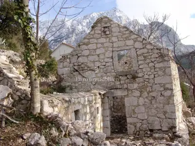 Stare kamene kuće s prekrasnim pogledom na more u Bastu - 8