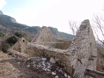 Stare kamene kuće s prekrasnim pogledom na more u Bastu - 4