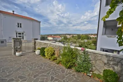 Kuća, Malinska na Krku - 5 apartmana i poslovni prostor - 20