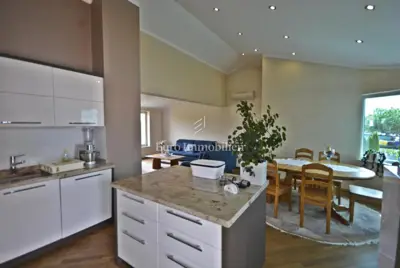 Kuća, Malinska na Krku - 5 apartmana i poslovni prostor - 10