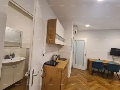 Stan 96 m², Pula Centar - dva apartmana - 6