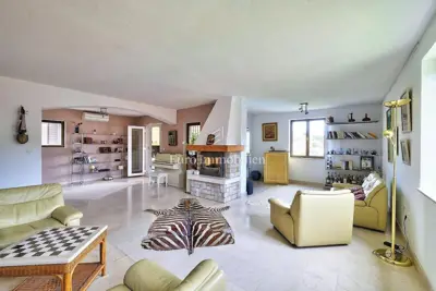House for sale in Otok Brač, 330 m² - 3