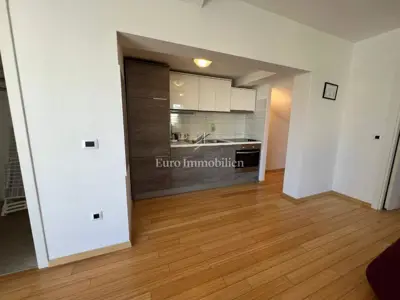 Apartman u Petrčanima, prizemlje, 2 terase i parkirališno mjesto - 9