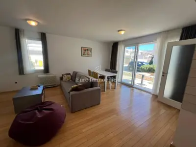 Apartman u Petrčanima, prizemlje, 2 terase i parkirališno mjesto - 3