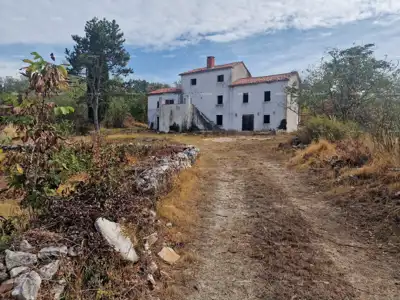ISTARSKA VILA S BAZENOM I 4.000 m² ZEMLJIŠTA – OPRTALJ - 14