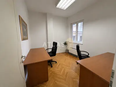 Commercial property for rent in Centar, 45 m² - 2