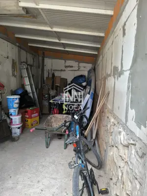 Kuća u Pirovcu, tri apartmana, garaža i vrt - 14