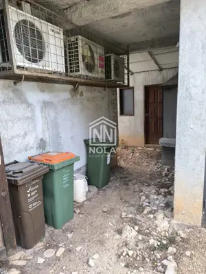 Kuća u Pirovcu, tri apartmana, garaža i vrt - 12