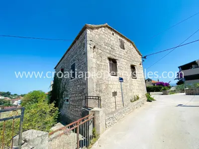 Kuća, Brač, 240 m², 250 000 € - 2