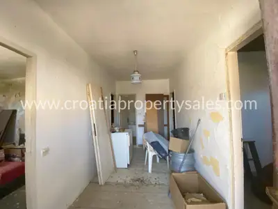 Kuća, Brač, 240 m², 250 000 € - 8
