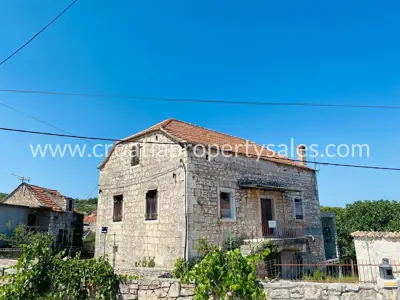 Kuća, Brač, 240 m², 250 000 €