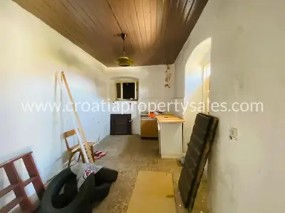Kuća, Brač, 240 m², 250 000 € - 7