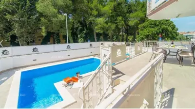 Villa in Novigrad, center, pool and 5 parking spaces - 5