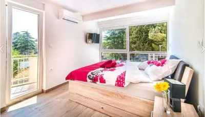 Villa in Novigrad, center, pool and 5 parking spaces - 9