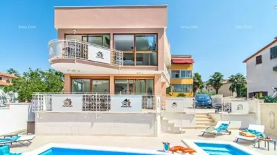 Villa in Novigrad, center, pool and 5 parking spaces - 3