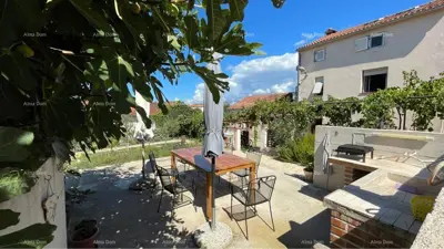 Kuća 166 m², Vinkuran - 800 m od mora