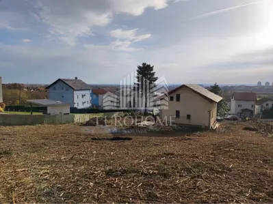 Building plot 1,553 m², Oporovec, city view - 3