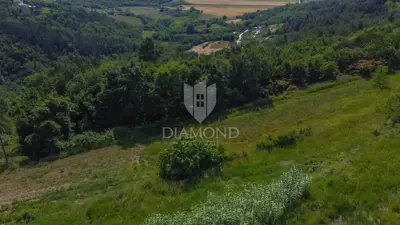 Building plot 1,800 m², Motovun - permit for a villa with a pool - 4