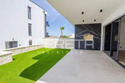 Stan 2 spavaće sobe, Stara Novalja, vrt i natkrivena terasa - 2
