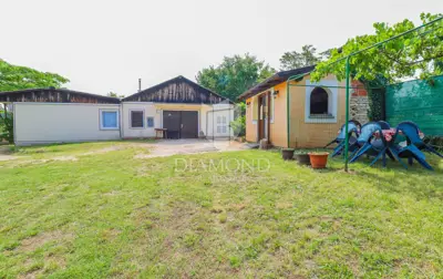 Kuća 190 m², Umag - za renovaciju i garaža - 9