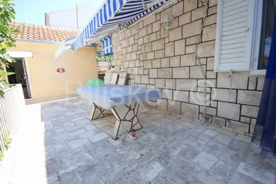 Brač, Supetar, Doppelhaus mit Garage und Parkplatz - 9
