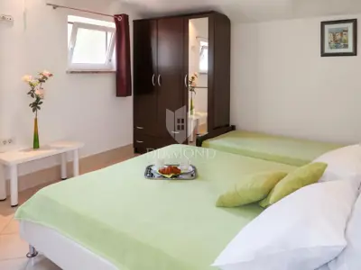 Lovran, apartmanska kuća na jedinstvenoj lokaciji - 20