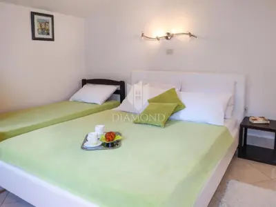 Lovran, apartmanska kuća na jedinstvenoj lokaciji - 21