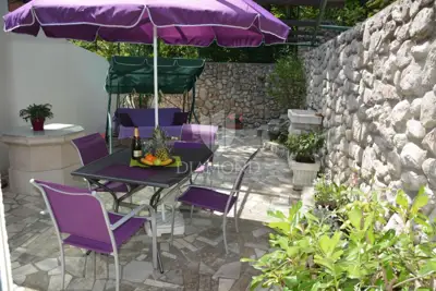 Lovran, apartmanska kuća na jedinstvenoj lokaciji - 16