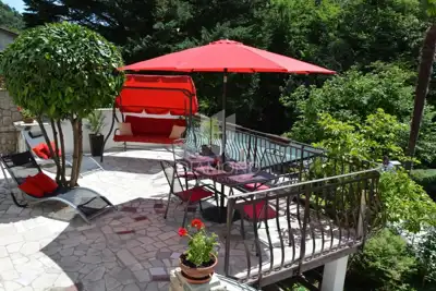 Lovran, apartmanska kuća na jedinstvenoj lokaciji - 8
