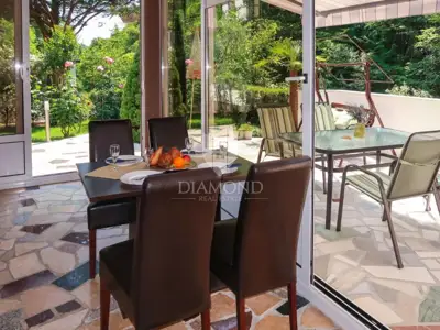 Lovran, apartmanska kuća na jedinstvenoj lokaciji - 10