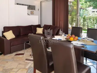 Lovran, apartmanska kuća na jedinstvenoj lokaciji - 12
