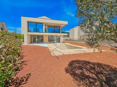 Vila 274 m², Lovrečica - 100 m od mora i plaže - 2