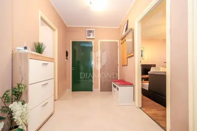 Stan 80 m², Rovinj centar - dvije loggie - 20