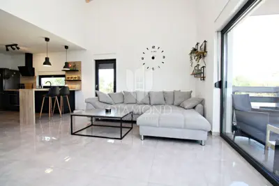 Vila 330 m², Svetvinčenat - moderno dizajnirana - 7