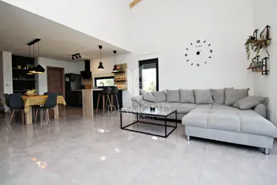 Vila 330 m², Svetvinčenat - moderno dizajnirana - 8