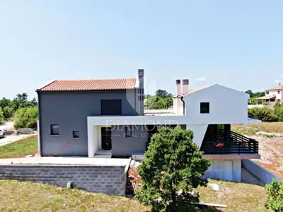 Vila 330 m², Svetvinčenat - moderno dizajnirana
