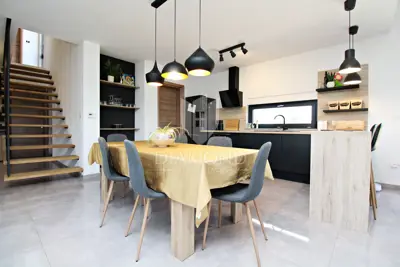 Vila 330 m², Svetvinčenat - moderno dizajnirana - 10