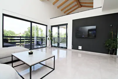 Vila 330 m², Svetvinčenat - moderno dizajnirana - 6