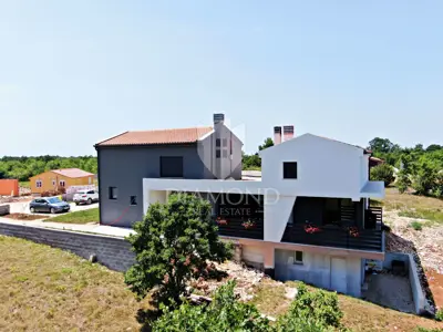Vila 330 m², Svetvinčenat - moderno dizajnirana - 2